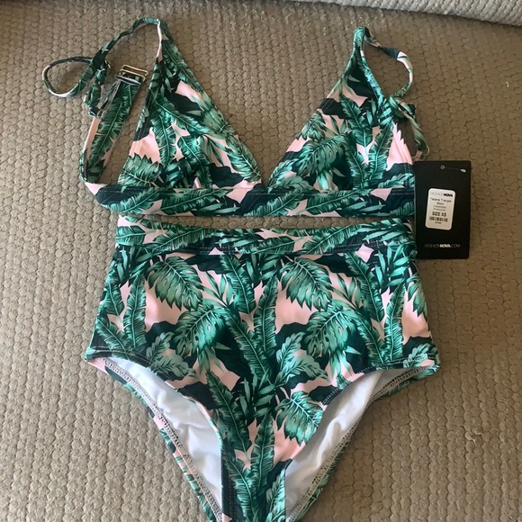 Fashion Nova Other - Floral 2 piece bathing , size XSmall, new